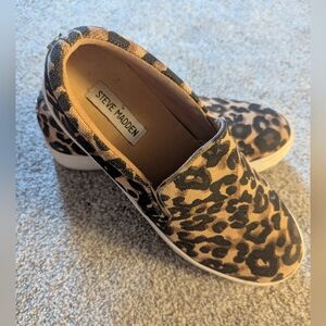Steve Madden Leopard Print Women's Slip Ons, size 8.5